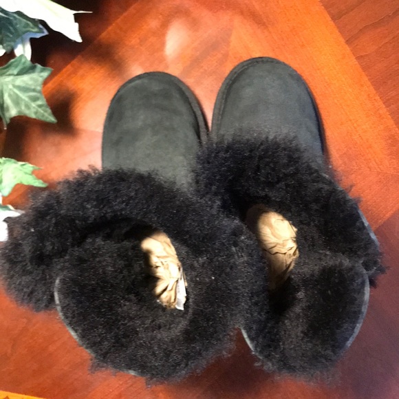 UGG Black Ebony Wooden Toggle Boots - Picture 6 of 8